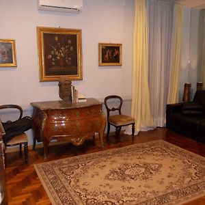 Luxury Ai Banchi Nuovi